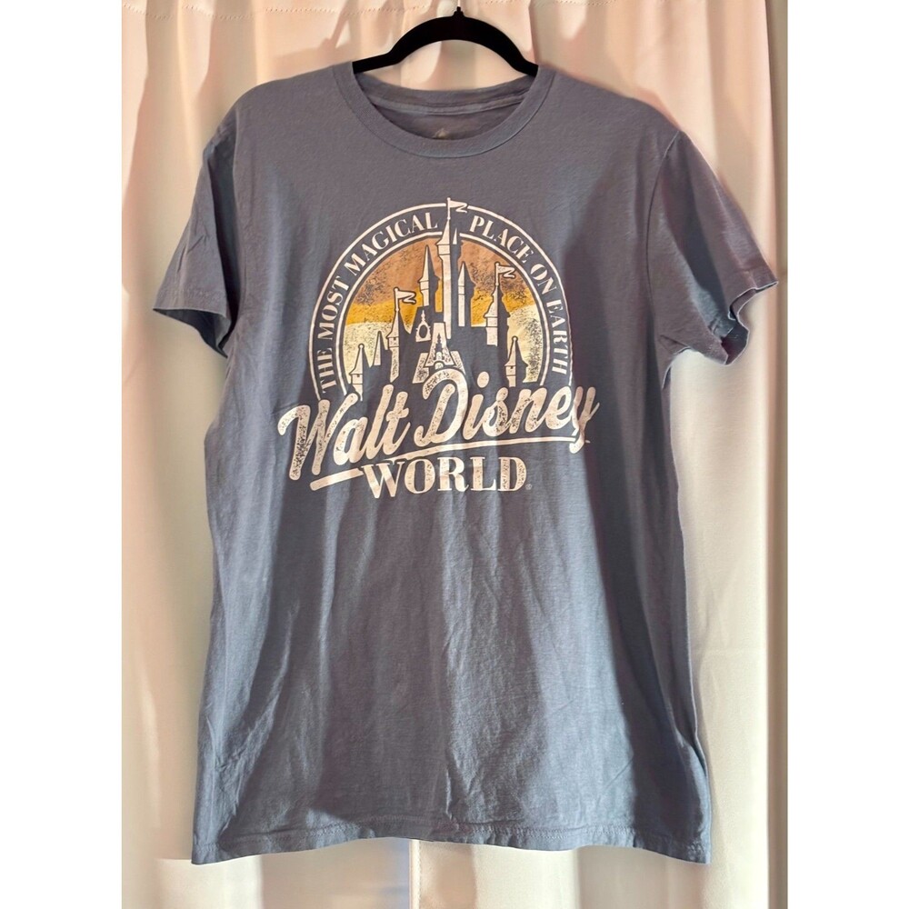 Disney World Castle Most Magical Place on Earth distressed T-Shirt Large Adult